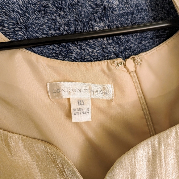 Short Champagne Bridal Dress, Size 10, London Times Fashion - Picture 4 of 8